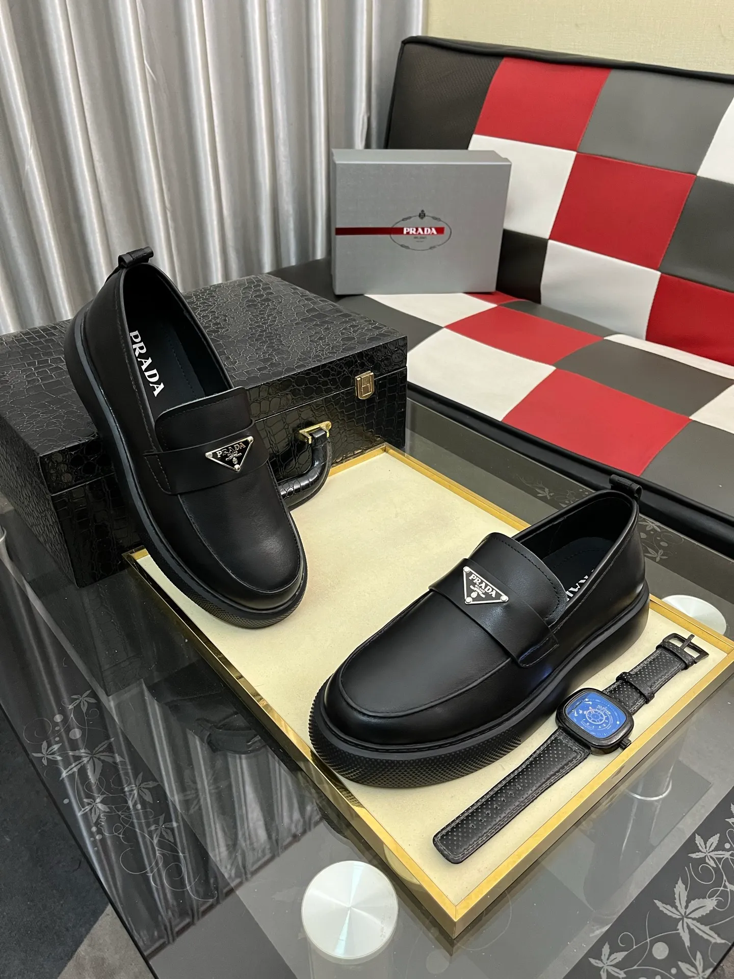 Men's shoes 💰: 560⌚️⌚️[PRADA] Prada casual shoes, originally developed 1:1, made of high-mercerized cowhide with imported cowhide, silk sheepskin lining, rubber outsole, comfortable and soft on the foot, size: 38-443️⃣Colors available